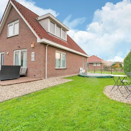 Captivating Holiday Home In Zeewolde Near Forest Esterno foto